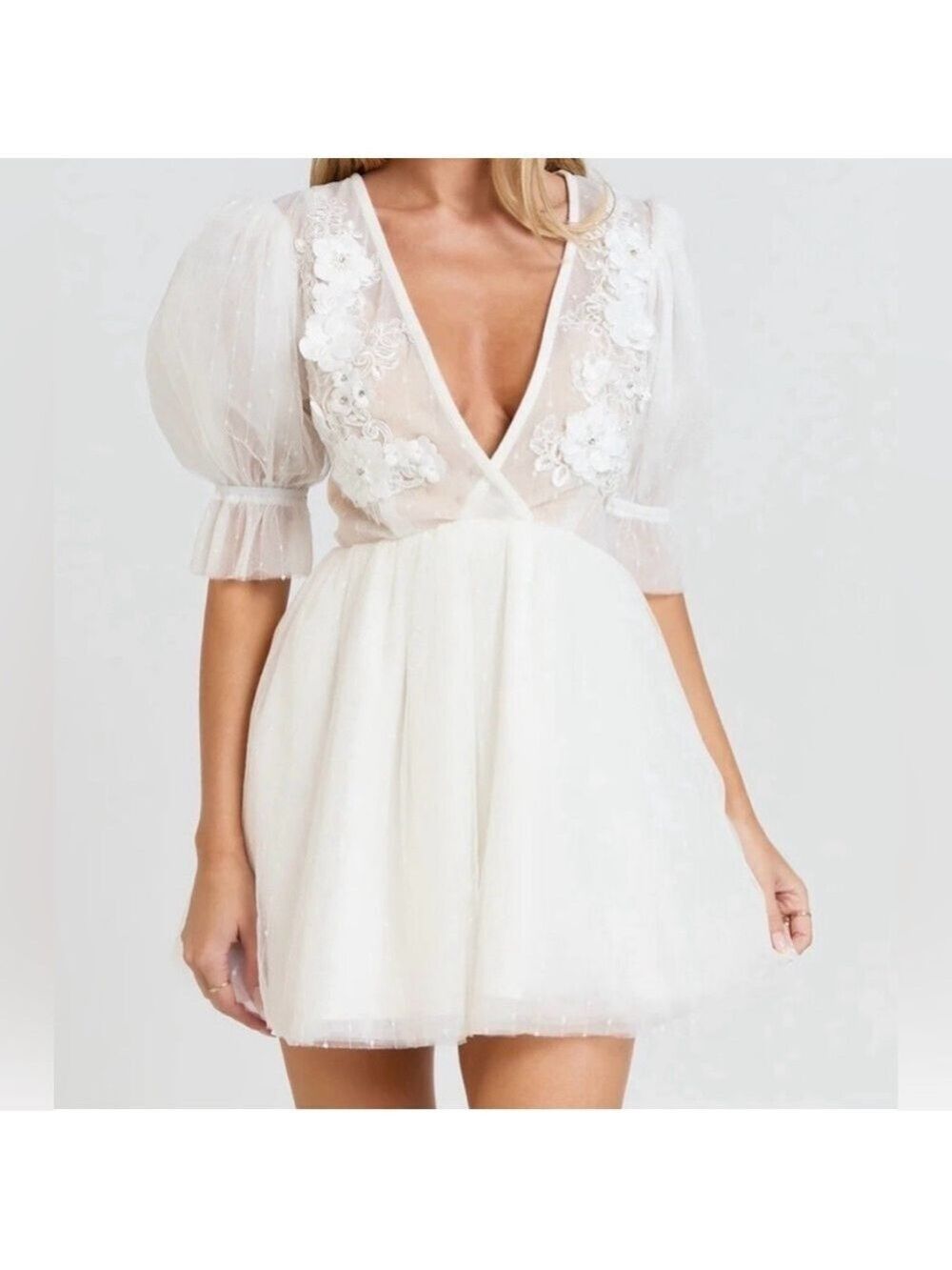 Showpo Akshia Mini Dress White Puff Sleeve Floral Appliqué Plunge NWT 4 Prom